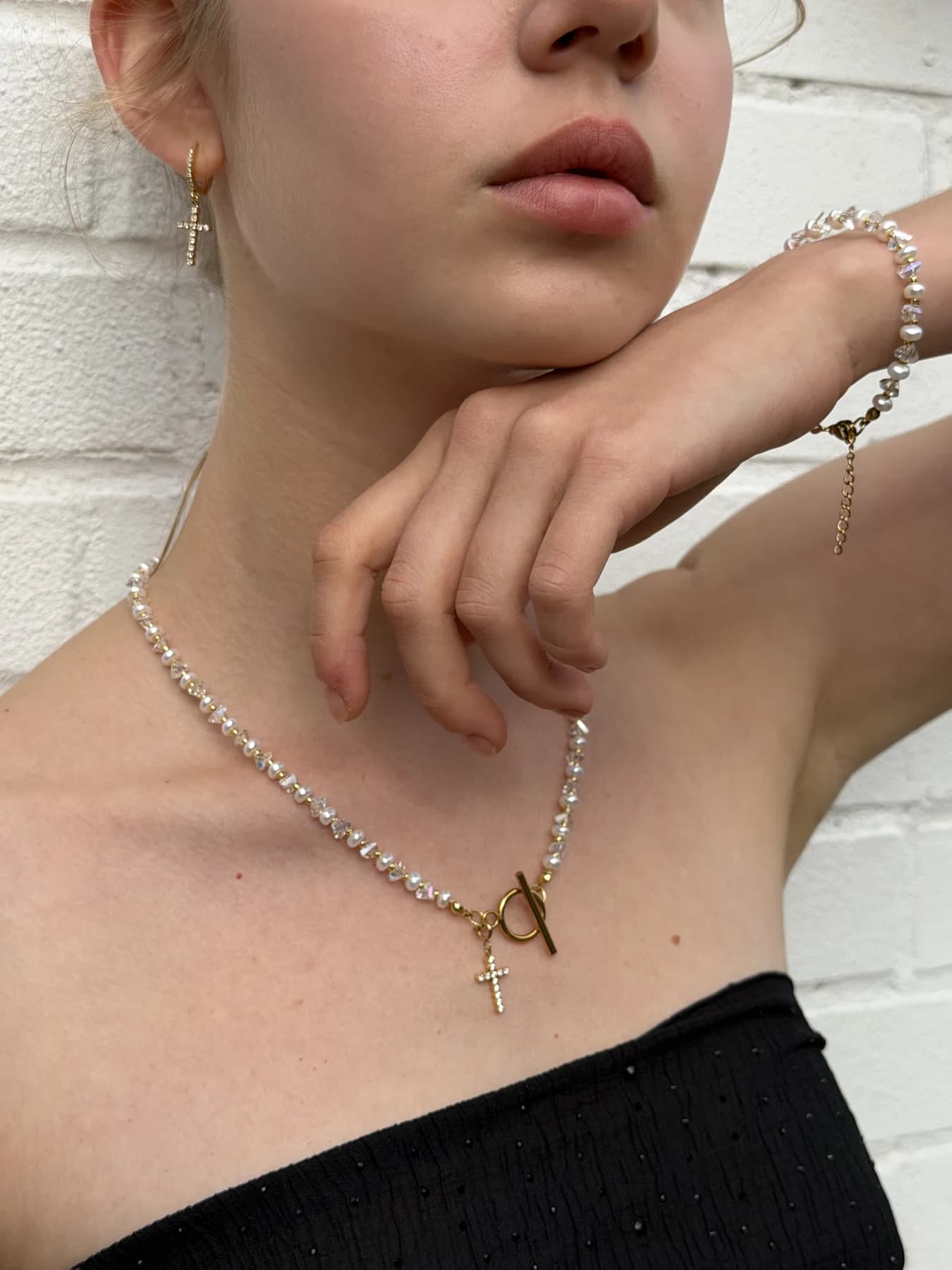 Freshwater Pearl Jewellery Set with Crystal Necklace, Bracelet & Cross Earrings thumbnail 13