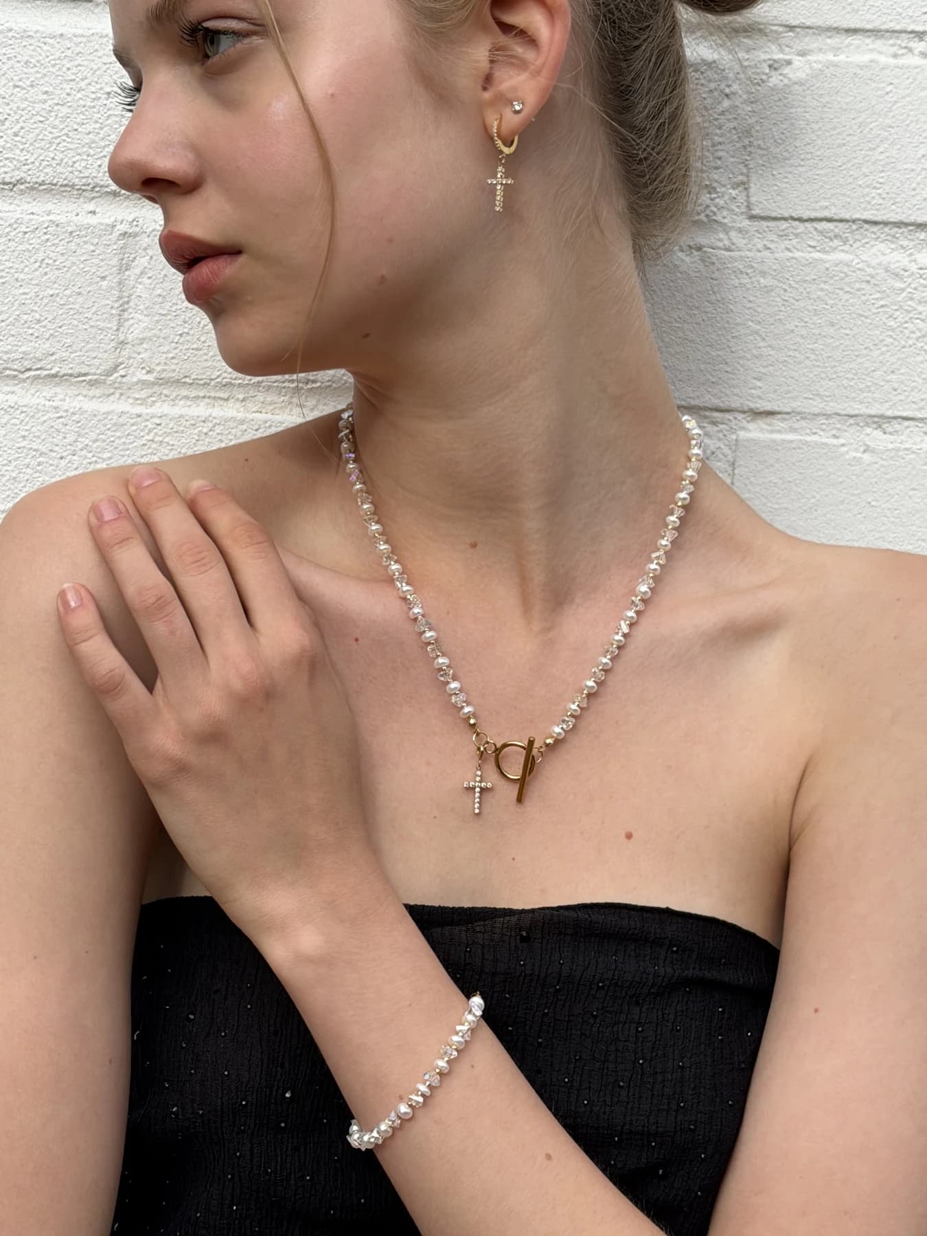 Freshwater Pearl Jewellery Set with Crystal Necklace, Bracelet & Cross Earrings thumbnail 8