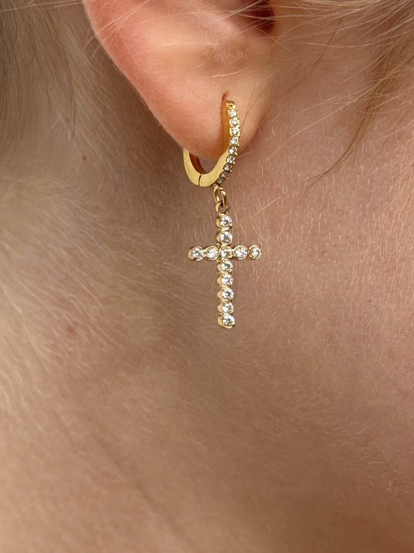 Freshwater Pearl Jewellery Set with Crystal Necklace, Bracelet & Cross Earrings thumbnail 3