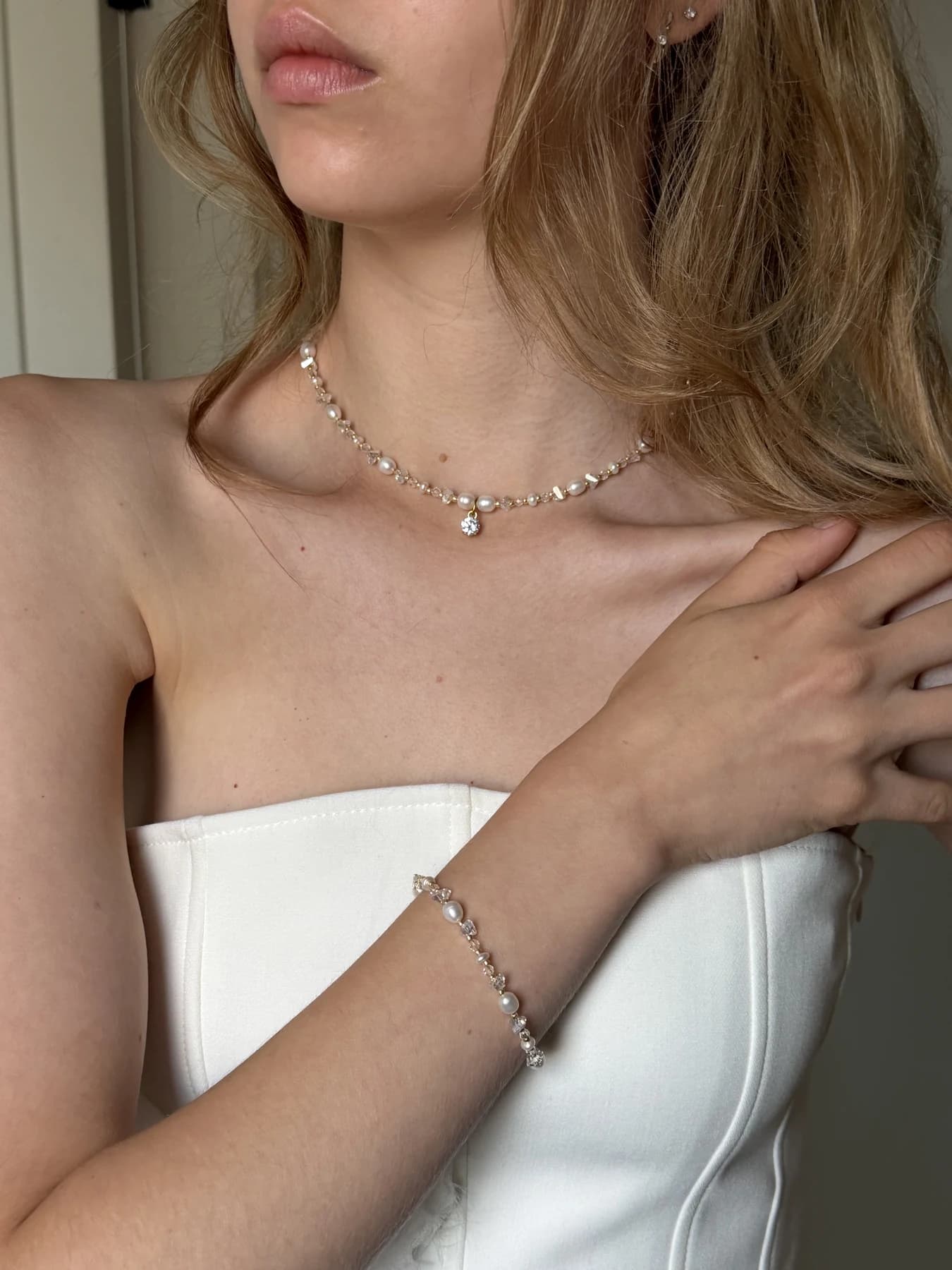 Elegant Freshwater Pearl Necklace & Bracelet Set thumbnail 17