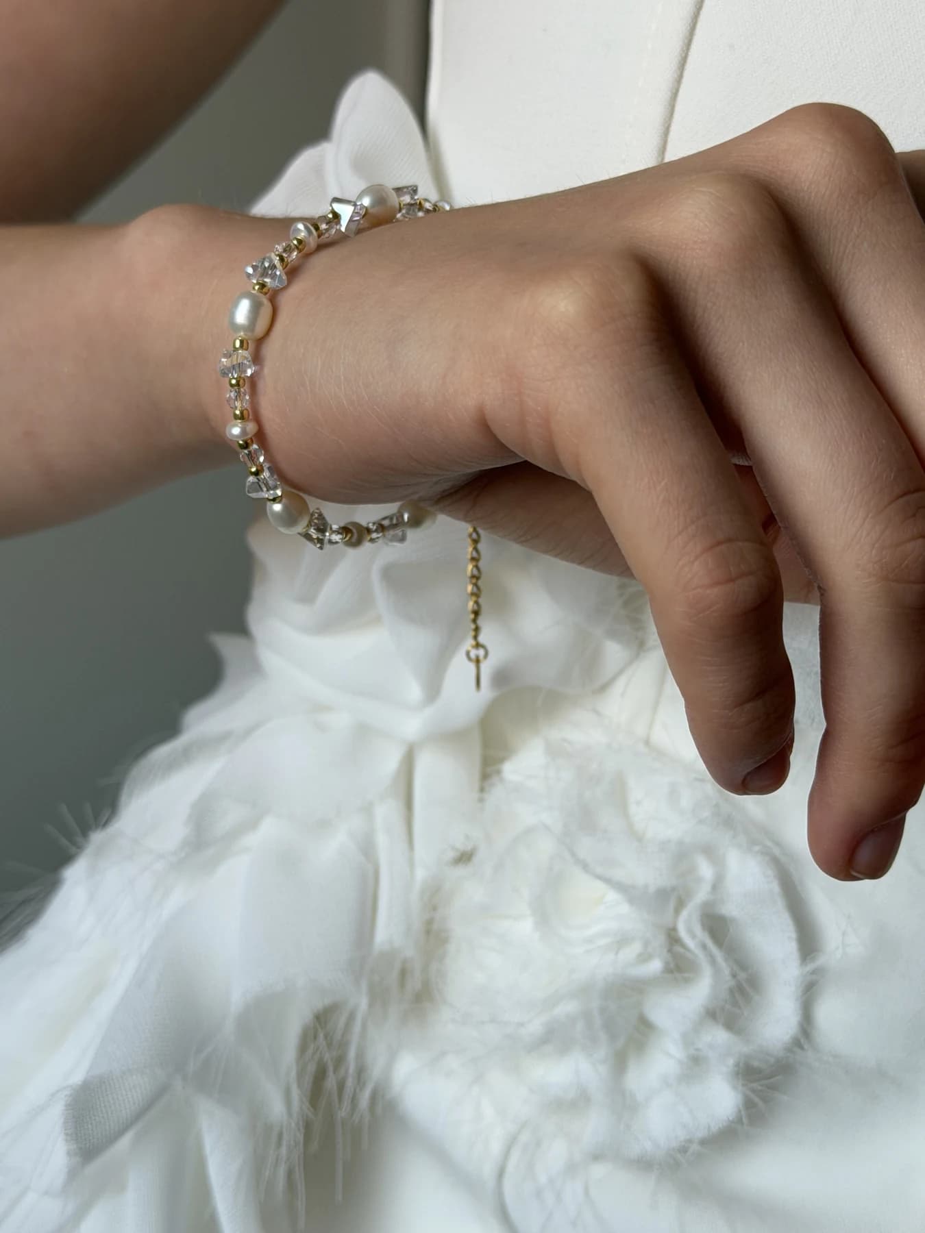 Elegant Freshwater Pearl Necklace & Bracelet Set thumbnail 7
